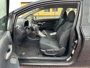 toyota-auris-16i-16v-vvt-i
